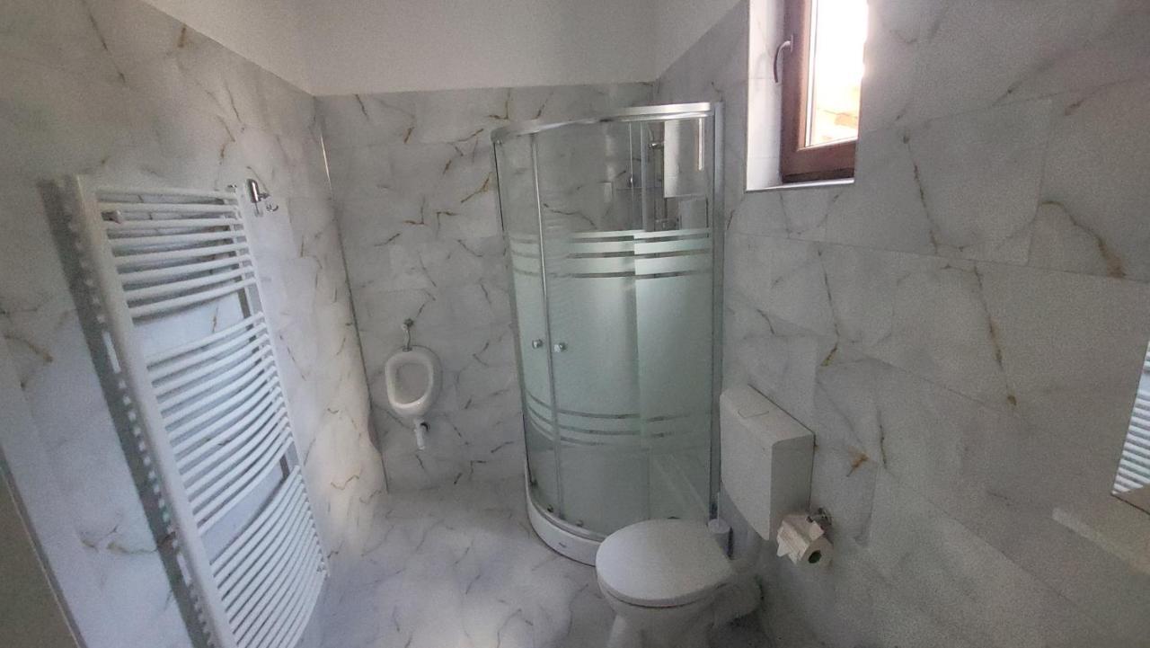 Colt De Rai Bed & Breakfast Hirtoape Ngoại thất bức ảnh